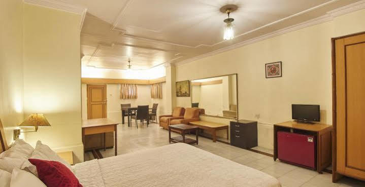 Juhu Hotel Mumbai Exteriör bild