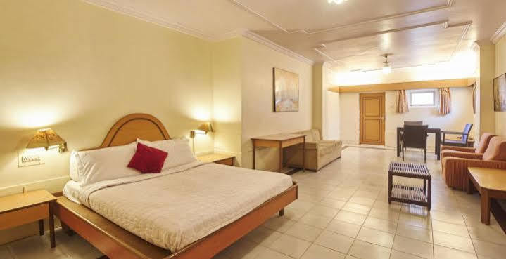 Juhu Hotel Mumbai Exteriör bild